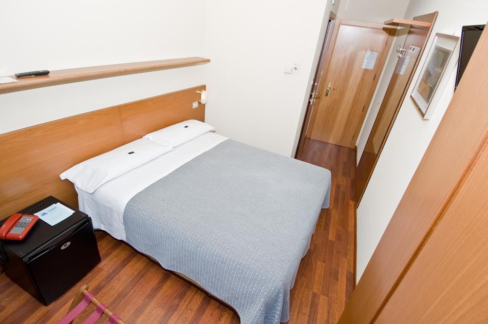 Hotel Europa Sondrio Habitación foto